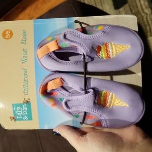 Lily and Dan watershoes 5/6